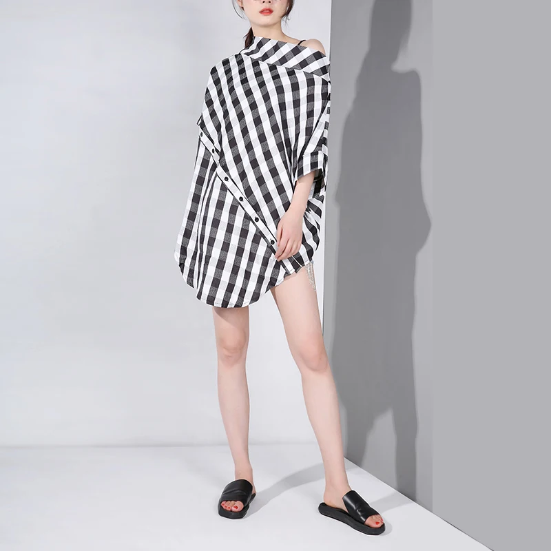 

2019 New Spring Summer Stand Collar Three-quarter Sleeve Black Irregular Plaid Big Size Shirt Women Blouse Fashion JF60