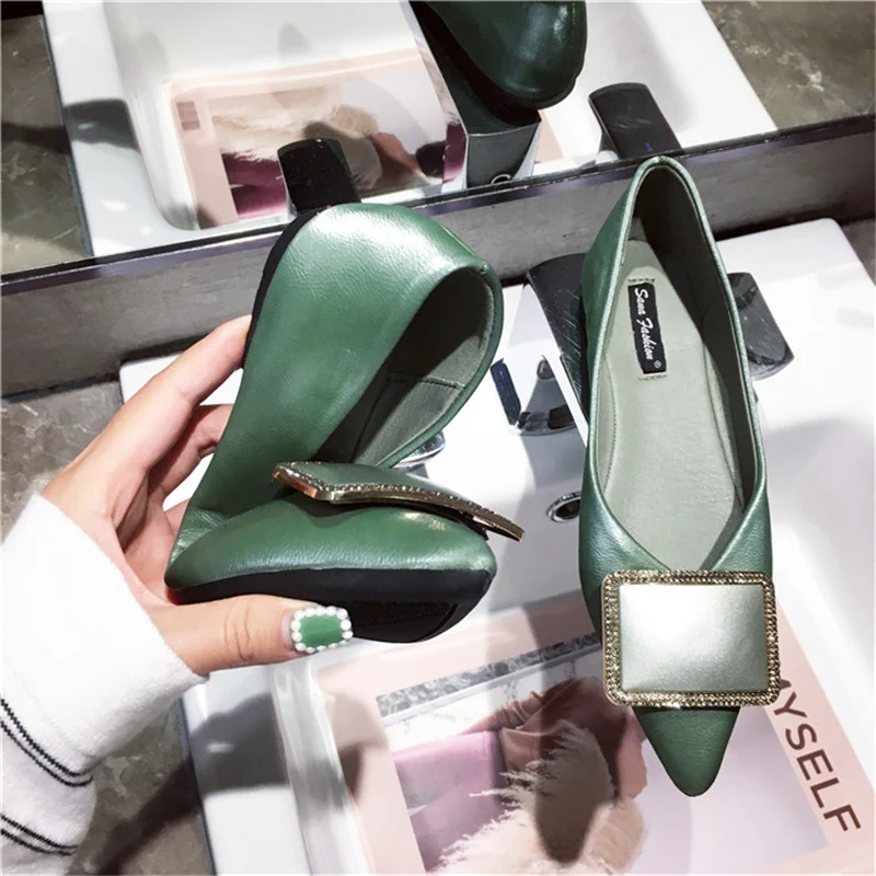 Новинка 2019 года сезон весна-лето женские балетки на плоской подошве с зелеными