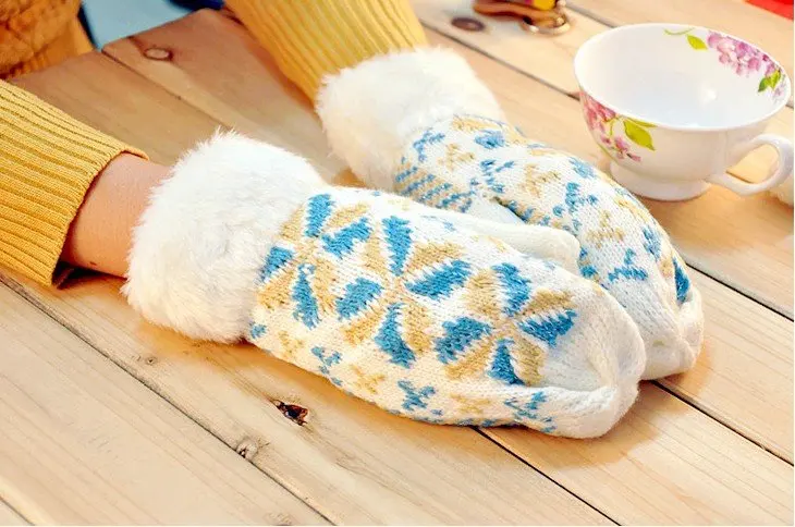 Free shipping! New arrival fashion lovely lady winter gloves warm feather hang neck wool | Аксессуары для одежды