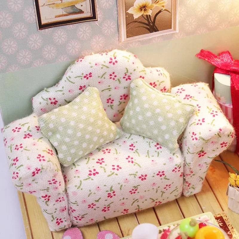 

1Pcs DIY LOL dolls Accessorries House bedroom Furniture Sofa Chair Bed as the pictures show Original LOL dolls collection Gifts