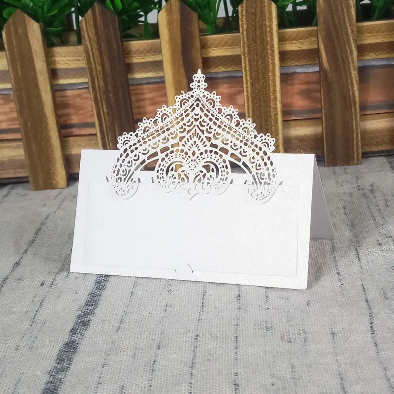 white Новая карта 100 шт Корона из бумаги лоза лазерная резка карточка с именем и местом свадьба празднование Дня Рождения вечерние стол карточное украшение Новое поступление 5ZZ49 - Цвет: white
