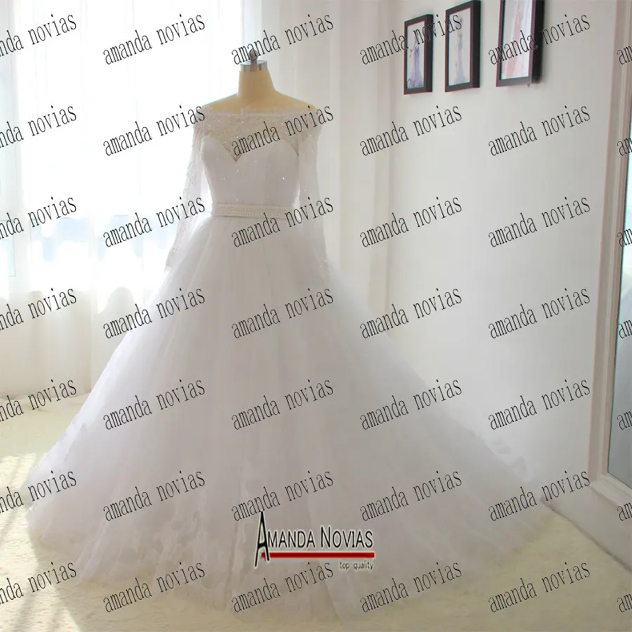 Свадебное платье с открытыми плечами жемчужным поясом белого цвета заказ