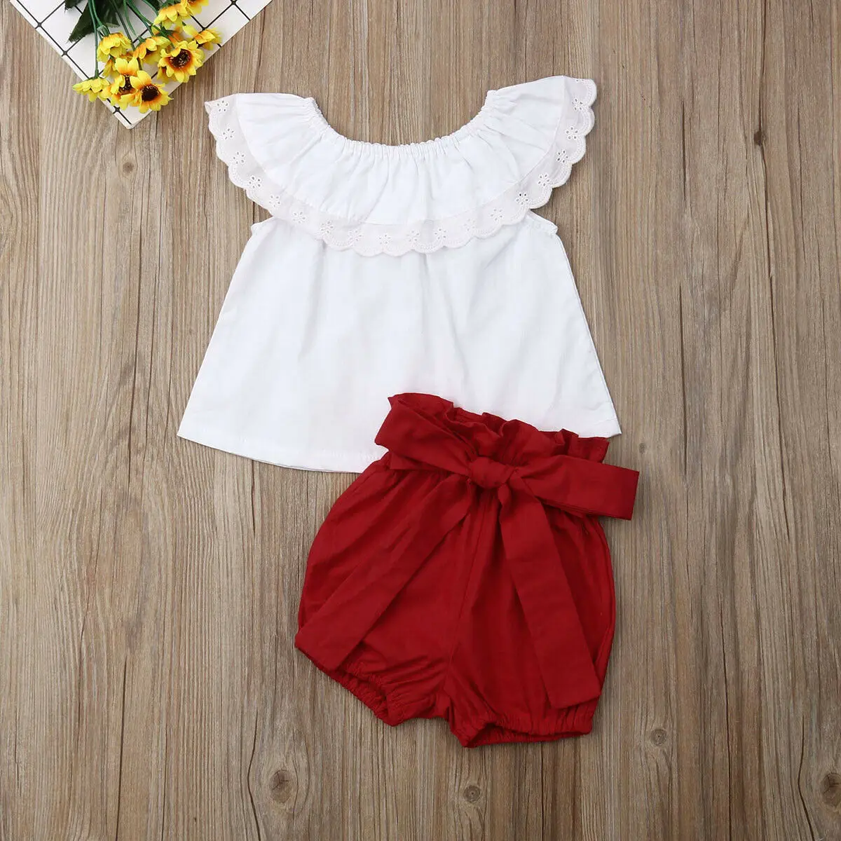 Повседневный однотонный белый кружевной топ без рукавов и шорты с оборками +