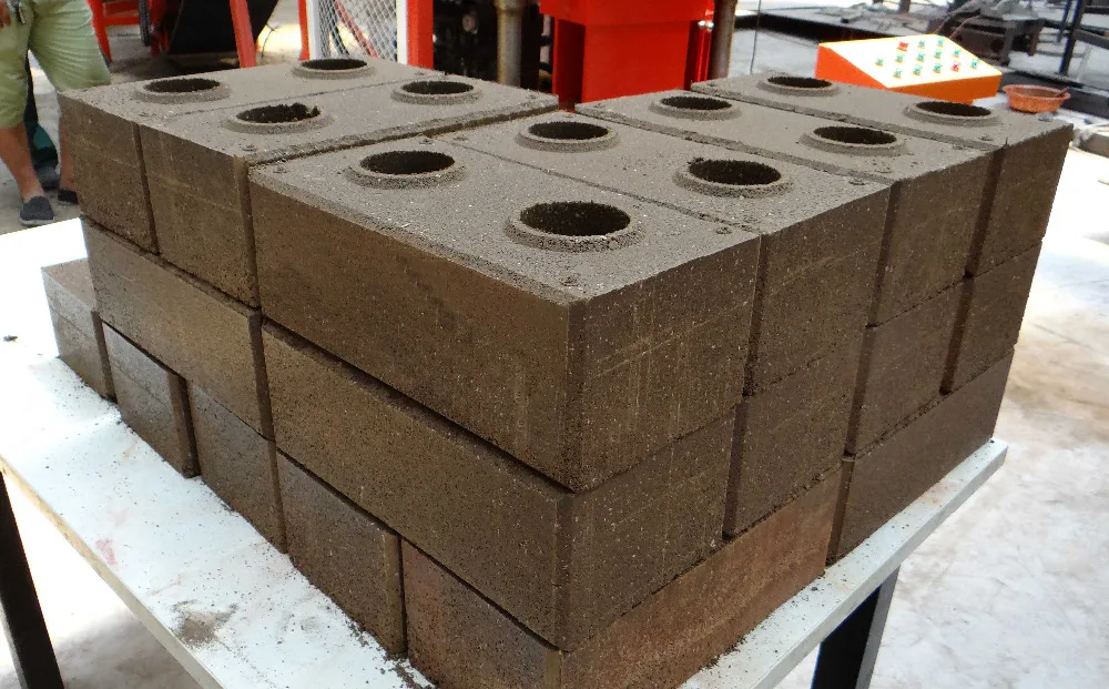 FL2-10 high capacity hydraulic soil brick making machine in India price |