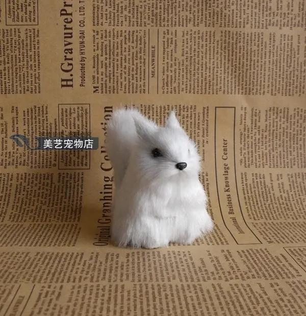 Минимодель белая игрушка белка похожая на настоящую маленькая модель Белочка 8x5x8cm