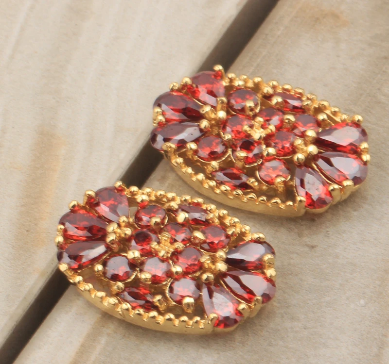 Женские серьги-гвоздики с красной текстурой | Украшения и аксессуары