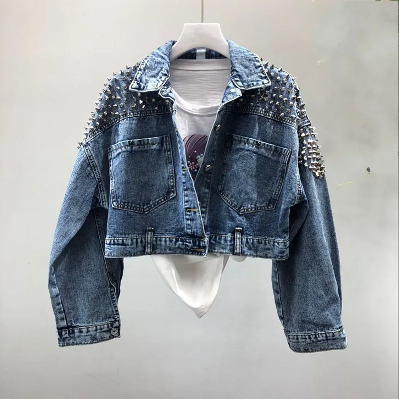 Женская джинсовая куртка с заклепками на весну-осень | одежда