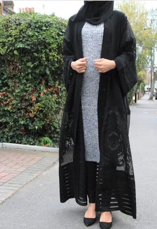 

2022 Women Muslim Dress Foreign trade explosion models new Muslim women's long embroidered mesh cardigan Dubai dress