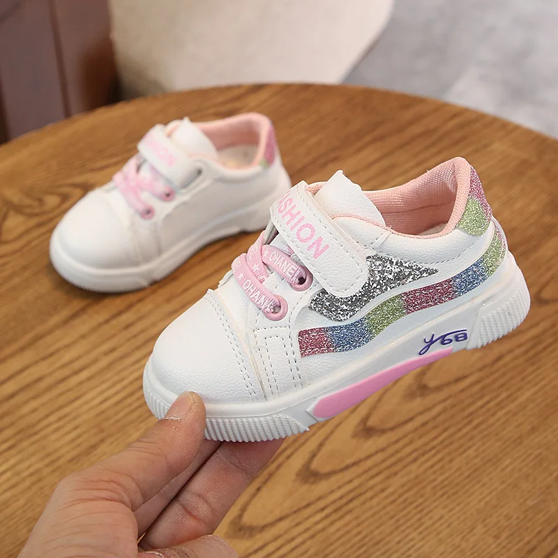 Детская обувь на нескользящей мягкой подошве для мальчиков блестящая спортивная