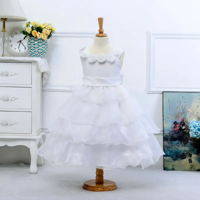 2016 новое поступление маленькая девочка бальное платье scoop-образным цветы с