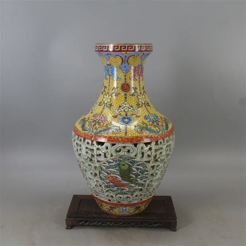

Jingdezhen Antique Ceramic Vase Qing Qianlong Year Mark pastel gold hollow double fish vase antique Museum ancient porcelain