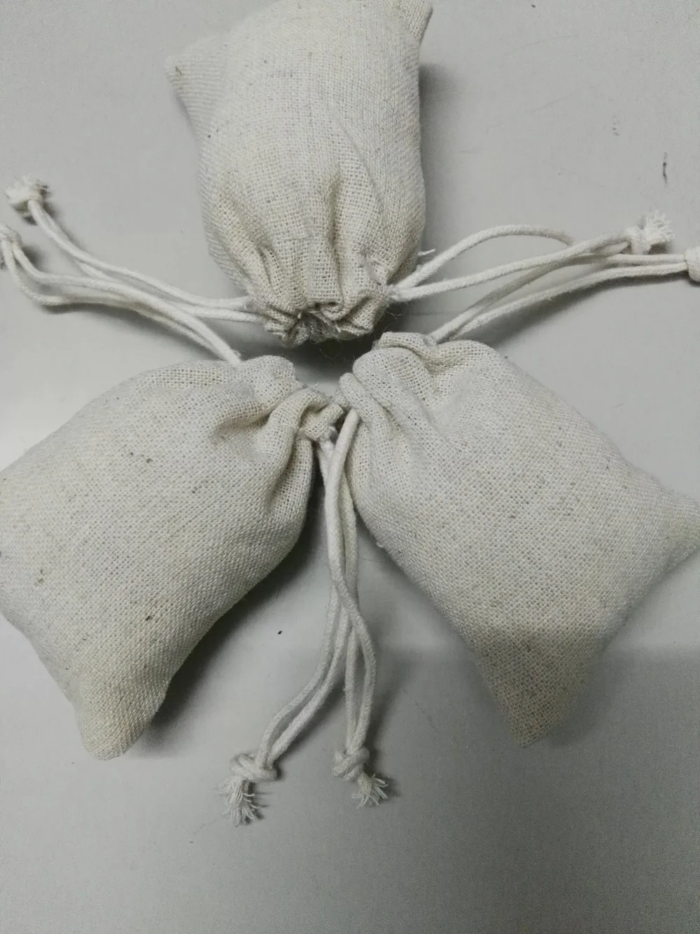 Специальная продажа 100/лот 8*12 см оверлокированная Льняная сумка для ювелирных