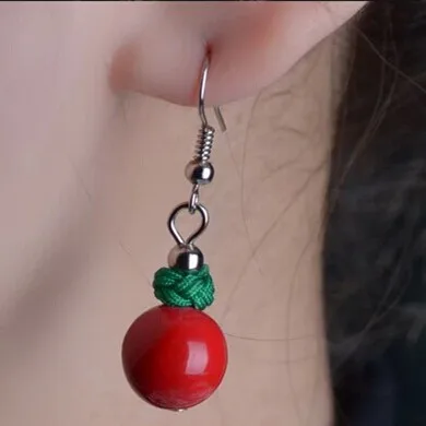 Качественные красивые свежие темно-зеленые камни и Красные Коралловые шарики