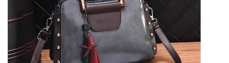 Новинка, женские сумки через плечо, винтажная модная сумка с заклепками и кисточками, Женская Роскошная Сумка через плечо из искусственной кожи