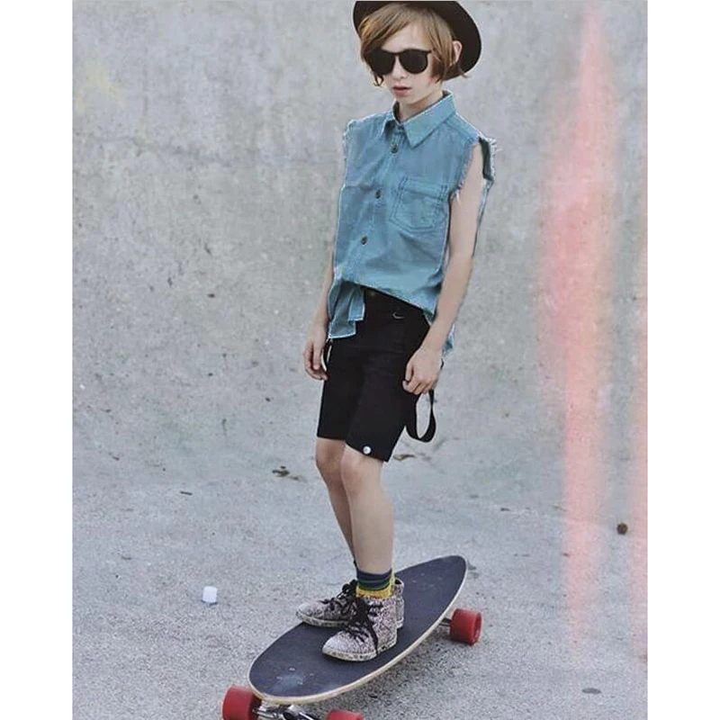 Джинсовый жилет для мальчиков и девочек подростков демисезонная джинсовая