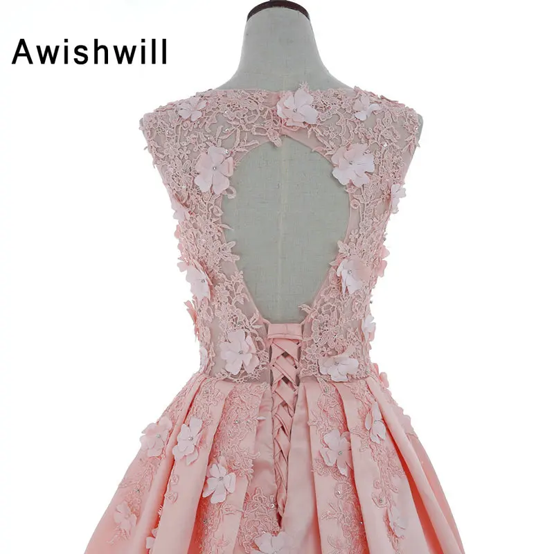 Платье атласное с цветочной аппликацией V-образным вырезом | Свадьбы и торжества