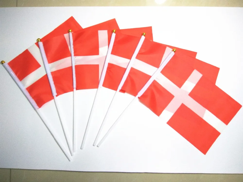 Оптовая продажа ручные волнистые баннеры Дания маленькие государственные флаги