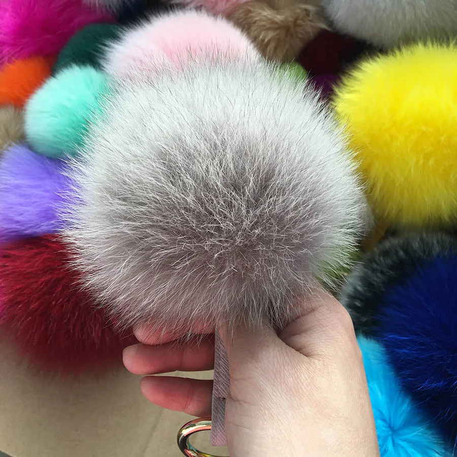 Большой меховой помпон FURCHARM 10 см из натурального меха енота пушистые Помпоны