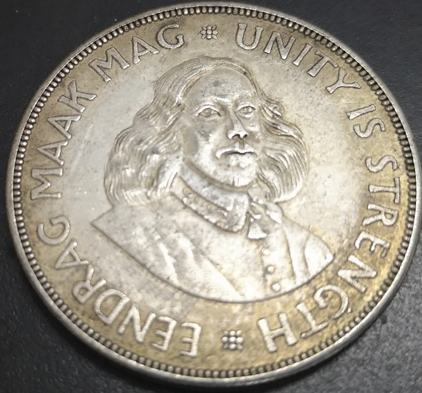 

Копия серебрянная монета Южная Африка 1963 года 50 центов