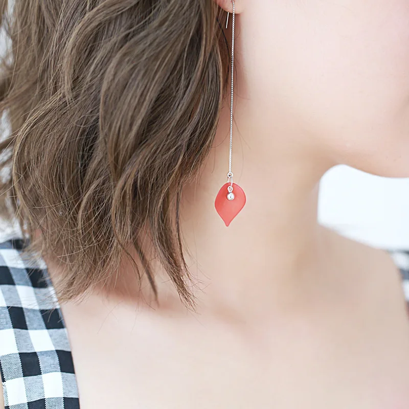 Серьги гвоздики Асимметричные из серебра 100% пробы с красными лепестками|hypoallergenic