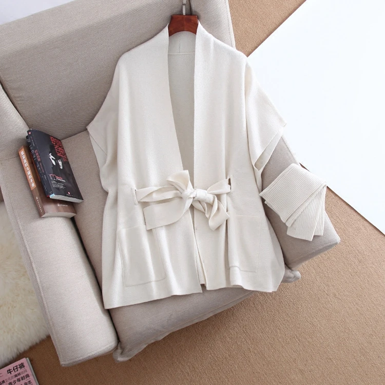 Женский трикотажный кардиган средней длины из козьего кашемира с поясом шалью и