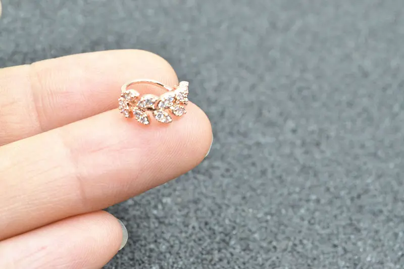 30 шт. украшения для тела Пирсинг Shine Leaf CZ Спиральные серьги Daith серьга в Козелок Нос Обруч перегородки кольцо изгиб Shine 18 г X 8 мм