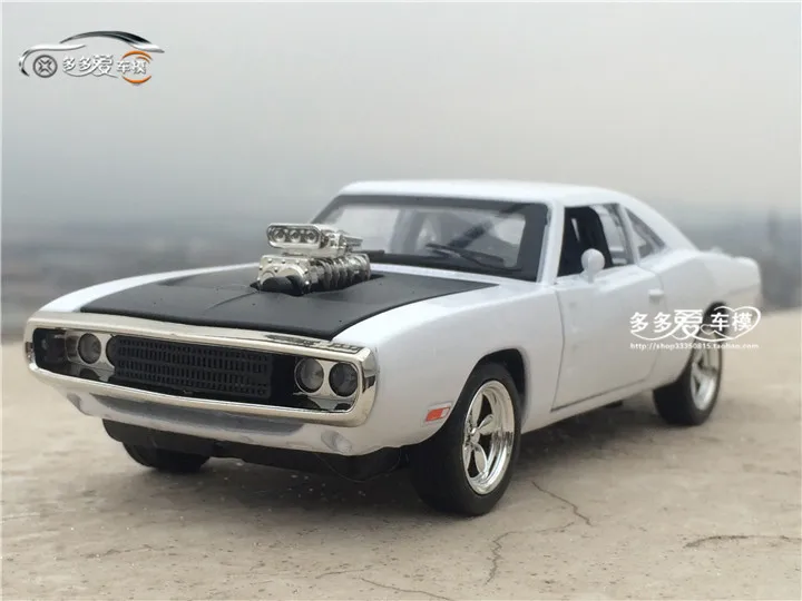 Белый 1:32 Dodge зарядное устройство сплав модель автомобиля классический металлический автомобиль для детей Детские игрушки - Цвет: Белый