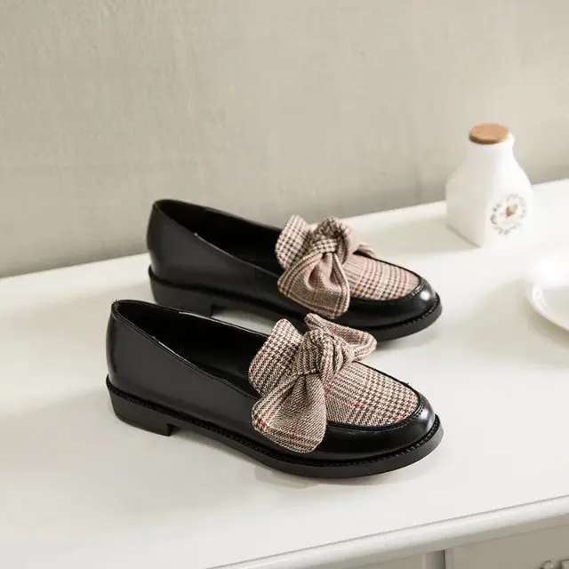 XDA 2019 Для женщин кожаные лоферы Мода Вязание узлом-бабочкой повседневные туфли на