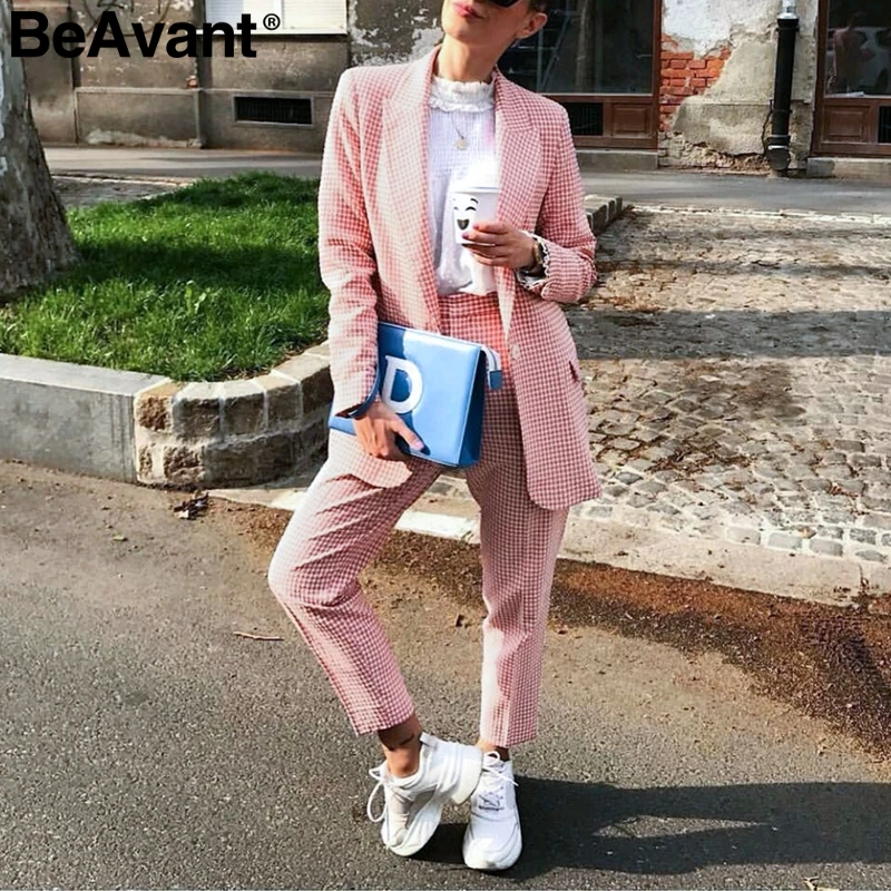 Женский блейзер с длинным рукавом BeAvant розовый клетчатый карманами и одной