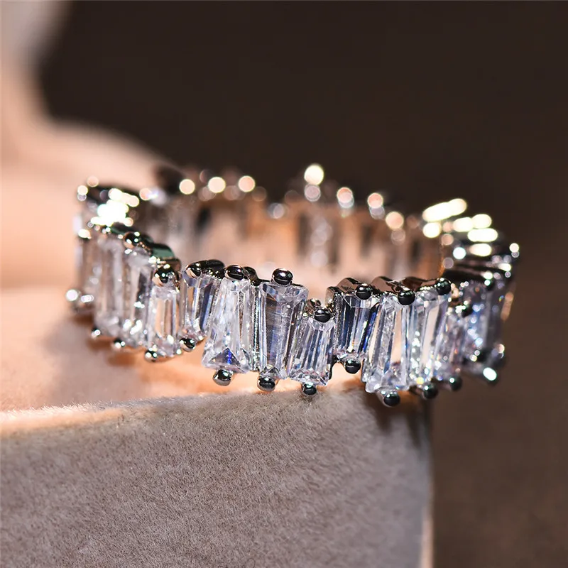 Женское маленькое кольцо из серебра 925 пробы с фианитом | Украшения и аксессуары