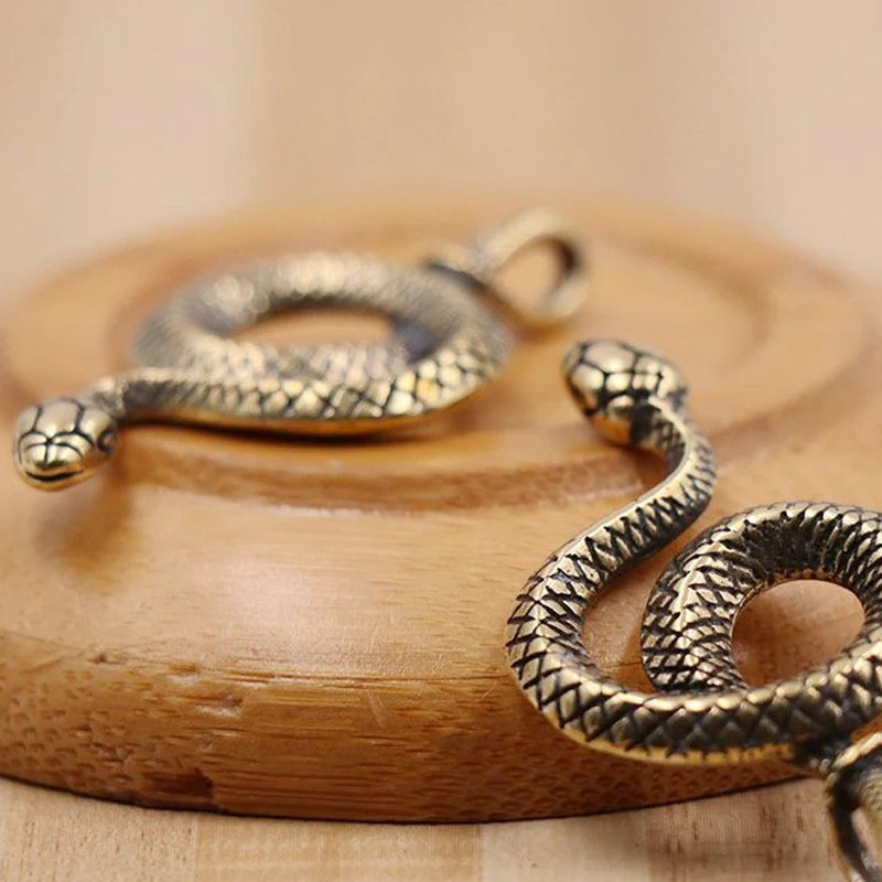 Кожаный брелок для ключей сделай сам с пряжкой из твердой латуни | Дом и сад