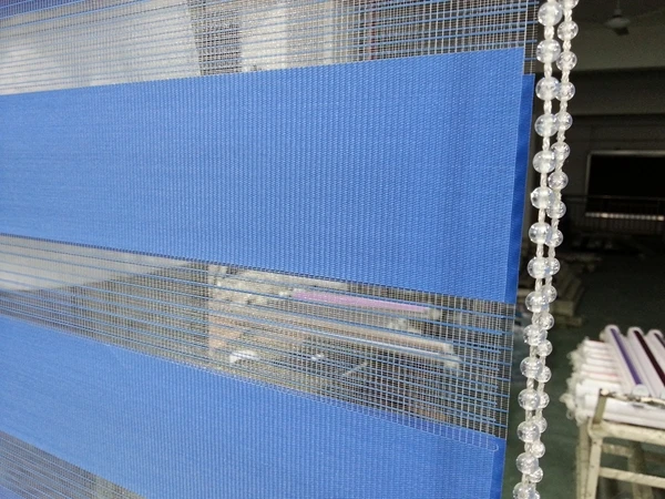 Полупрозрачные шторы Зебра из 100% полиэстера темно синие на заказ для гостиной 30