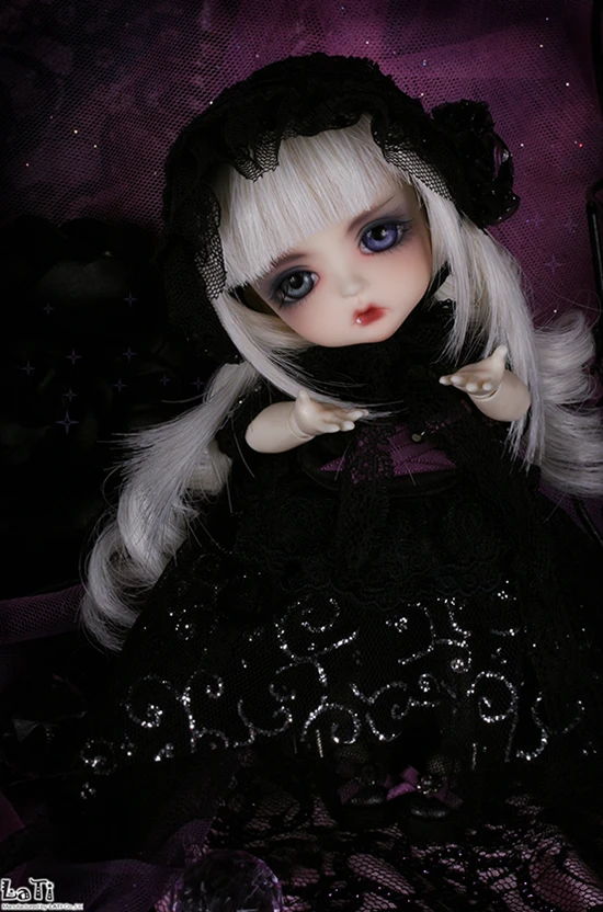 

Free Shipping!Makeup&eyes Included!Top Quality 1/8 bjd 2010 H.K Bloody Moon Ver. Lea Baby Doll yosd Hot Toy Kids Best Gift