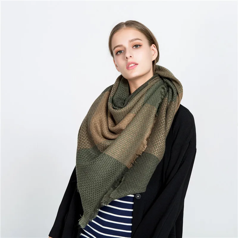 Женский кашемировый шарф в шотландскую клетку на осень/весну/зиму |