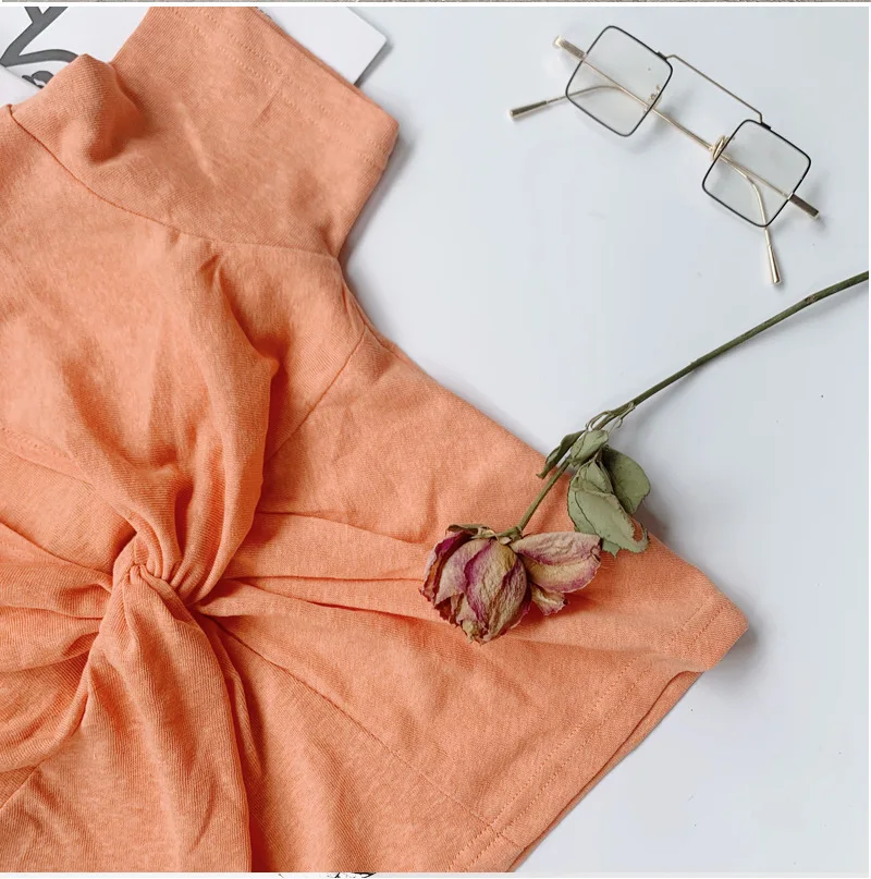 

Summer Mother Daughter Family Matching Clothes Short Sleeve Fashion Backless Tshirt Mommy and Me Clothes Baby Girls Clothes 2019