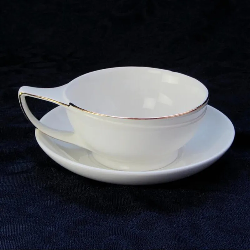 Большие круглые зеркальные кофейные чашки золотые и серебряные боковые блюдо