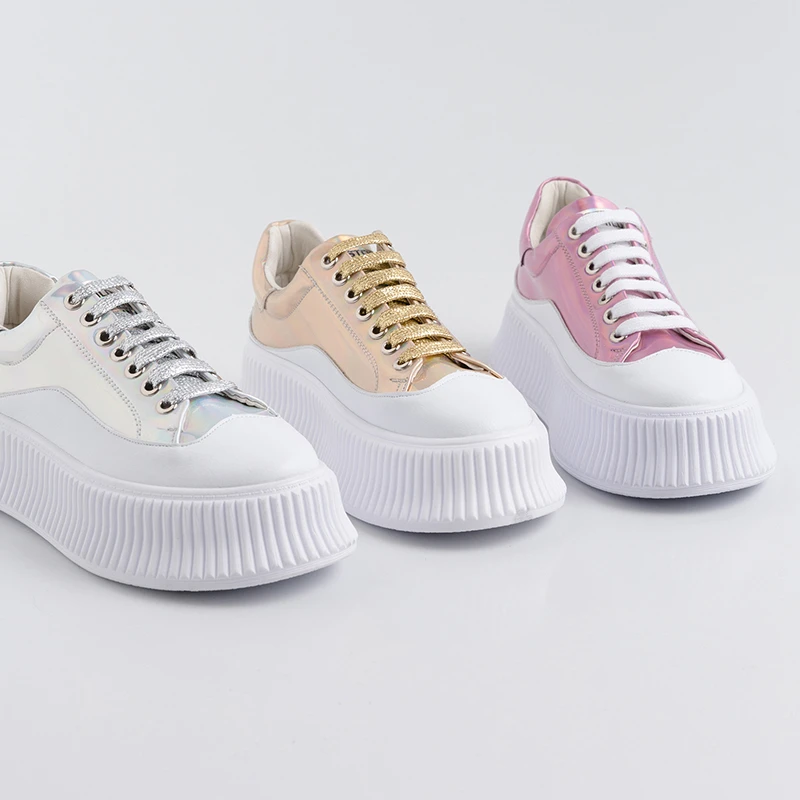 Женские кроссовки из натуральной кожи DORATASIA черные на плоской платформе большие