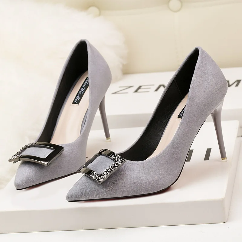 2018 сезон весна-лето новые модные простые тонкие туфли на высоком каблуке с