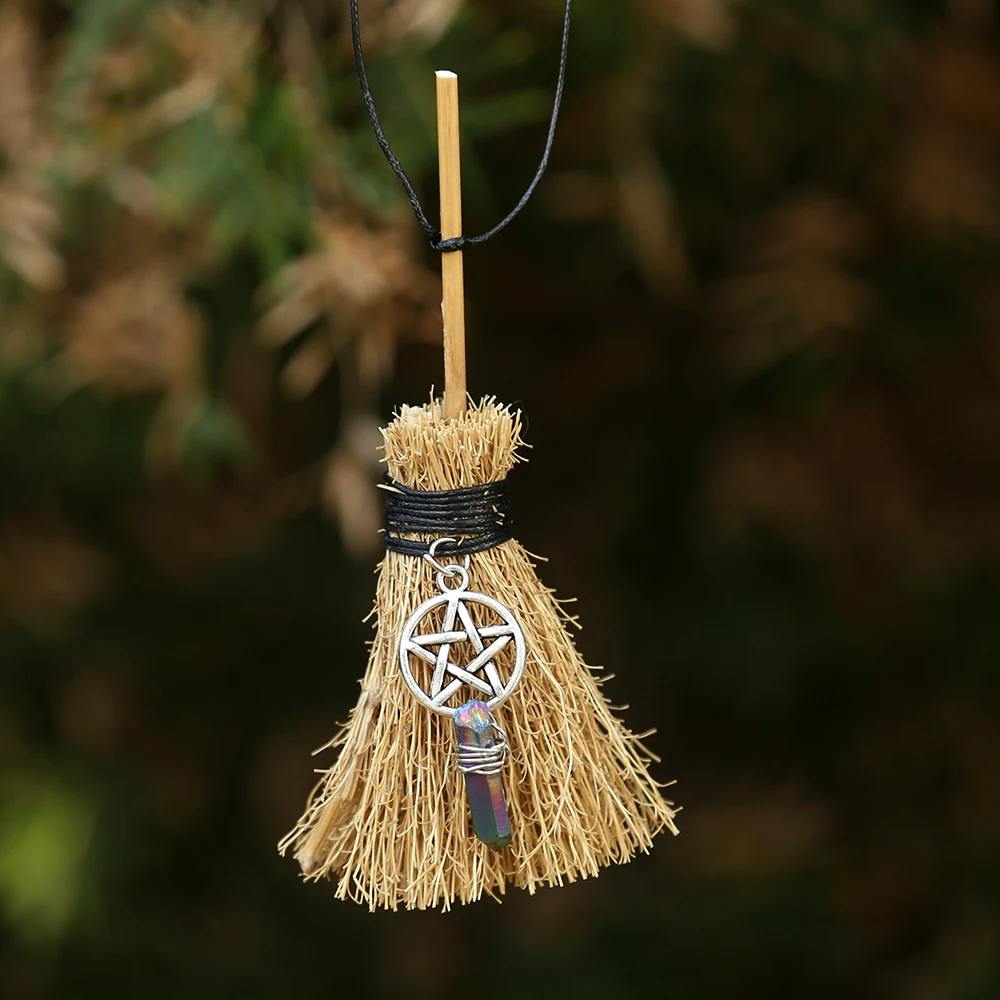Мини ведьмы Wicca подвеска метла путешествия Шарм Wicca Кристалл метла колдовство Кельтский Узел пентаграмма Хэллоуин Шарм ожерелье