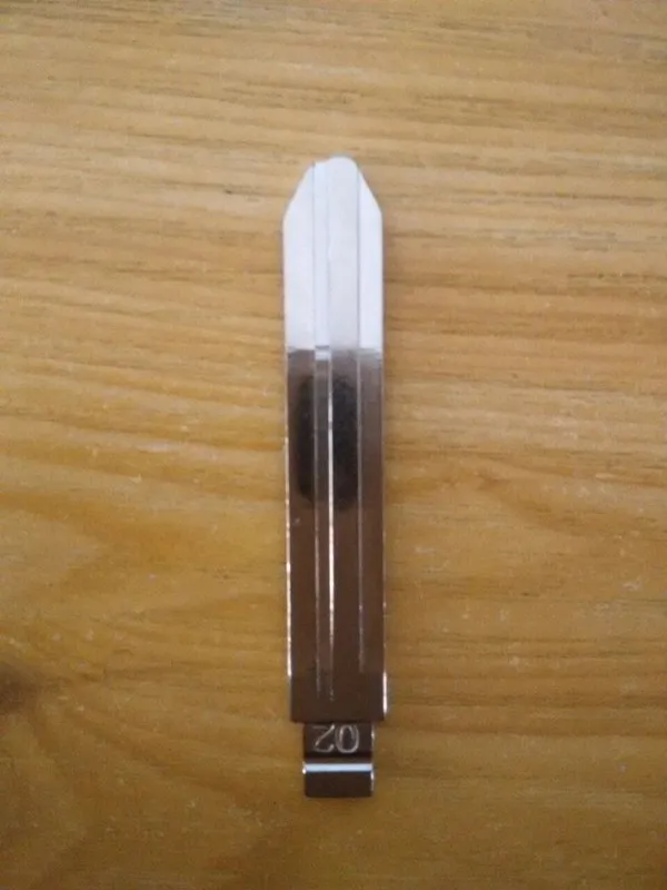 NO.02 key blade for Toyota Camry Corolla Middle Groove | Key Blanks