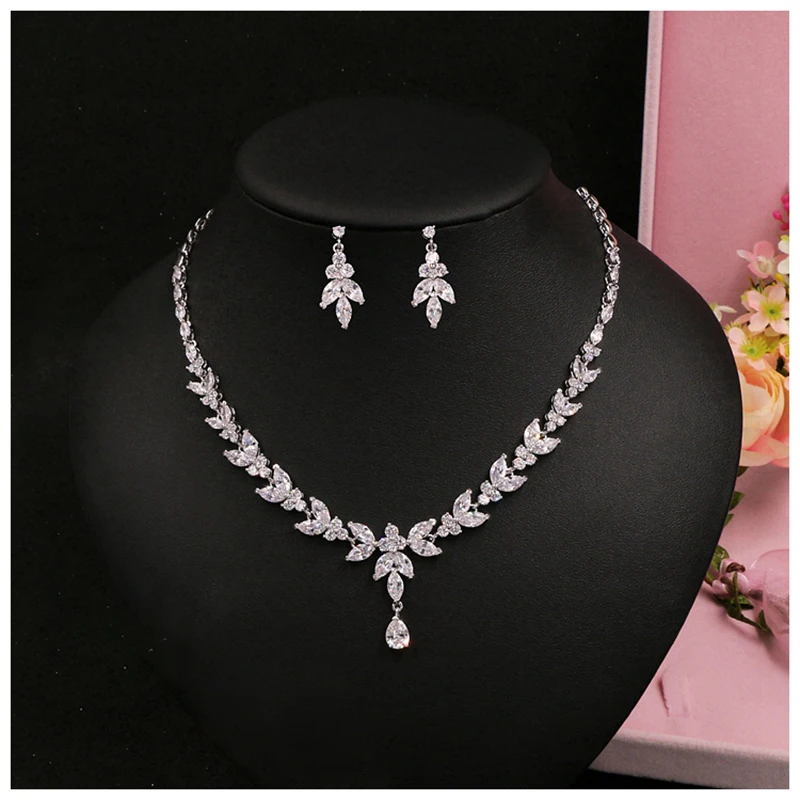 Женский комплект из колье и серёг в форме бабочки|Ювелирные наборы| |