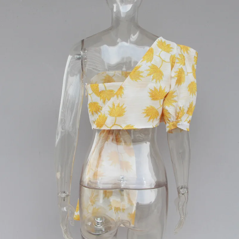 Блузки с принтом на одно плечо пышные рукава открытыми плечами открытой спиной