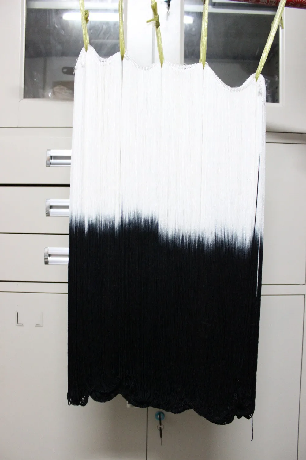 YACKALASI, 2 ярдов/партия, длинная бахрома с кисточками, 60 см, длинная, Dip Dye, отделка, искусственный шелк, молочно-белый и черный цвет, 60 см