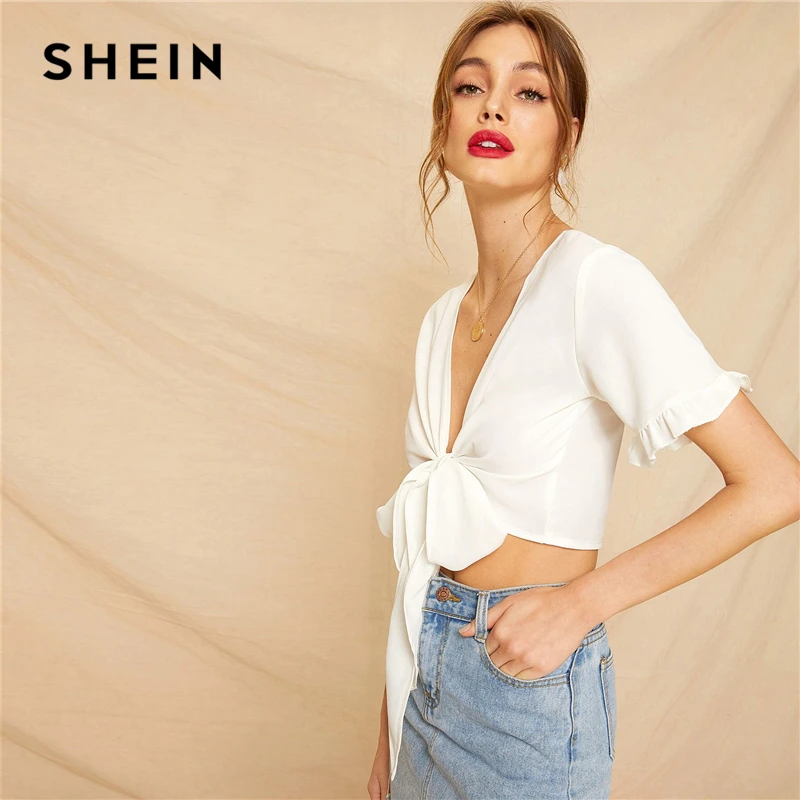 SHEIN Узелок спереди оборка манжеты укороченная блузка белая сексуальная глубокий v-образный вырез женские топы и блузка летние Однотонные блузки с коротким рукавом
