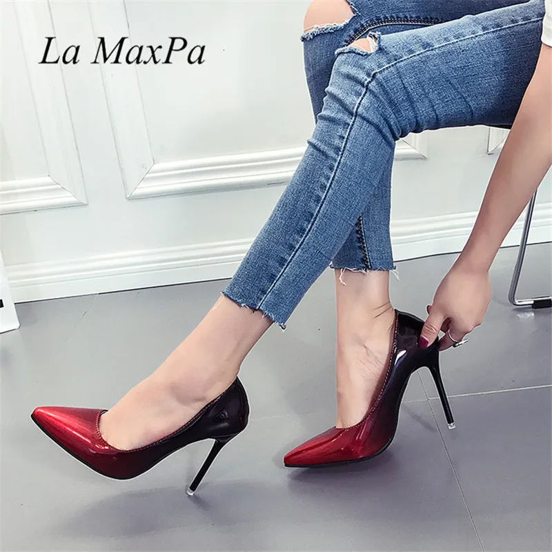 La MaxPa/2018 г. Женские туфли-лодочки демисезонные из лакированной кожи с острым