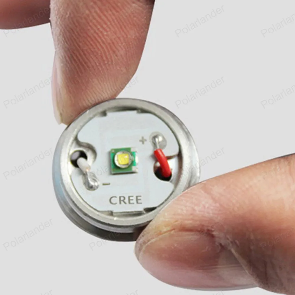 Хорошо спроектированный миниатюрный перезаряжаемый фонарик черный/серебристый