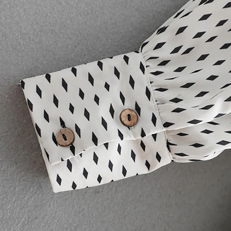 Women Geometric Print Loose Blouse V Neck Long Sleeve Asymmetrical Design Pleated Shirts Female Casual White Tops FFZSY105 |