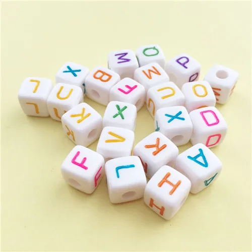 white with colorful 550 шт./лот, смешанные A-Z, 10*10 мм, черный с белой печатью, пластик, акрил, квадратный алфавитный кубик, буквы, начальные бусины - Цвет: white with colorful
