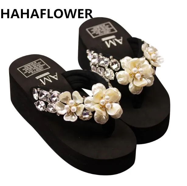 

Женские шлепанцы на танкетке HAHAFLOWER, с жемчугом и цветами, летние женские шлепанцы со стразами, летние пляжные шлепанцы, летняя праздвечерни...