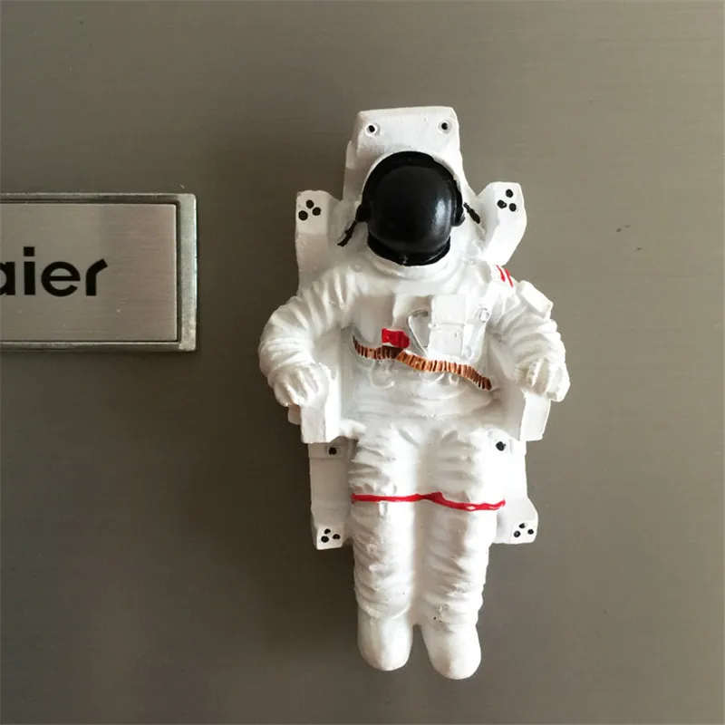 Бесплатная доставка астронавт космический герой полимерная фигурка игрушка